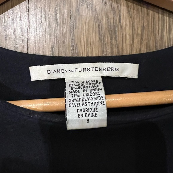 Diane von Furstenberg Navy Dress with side zipper detail Size 6 - Picture 7 of 10